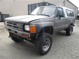 1988 TOYOTA PICK UP GRAY 2 DR 1/2 TON DELUXE STANDARD CAB LONG BED 3.0L  Z15958
